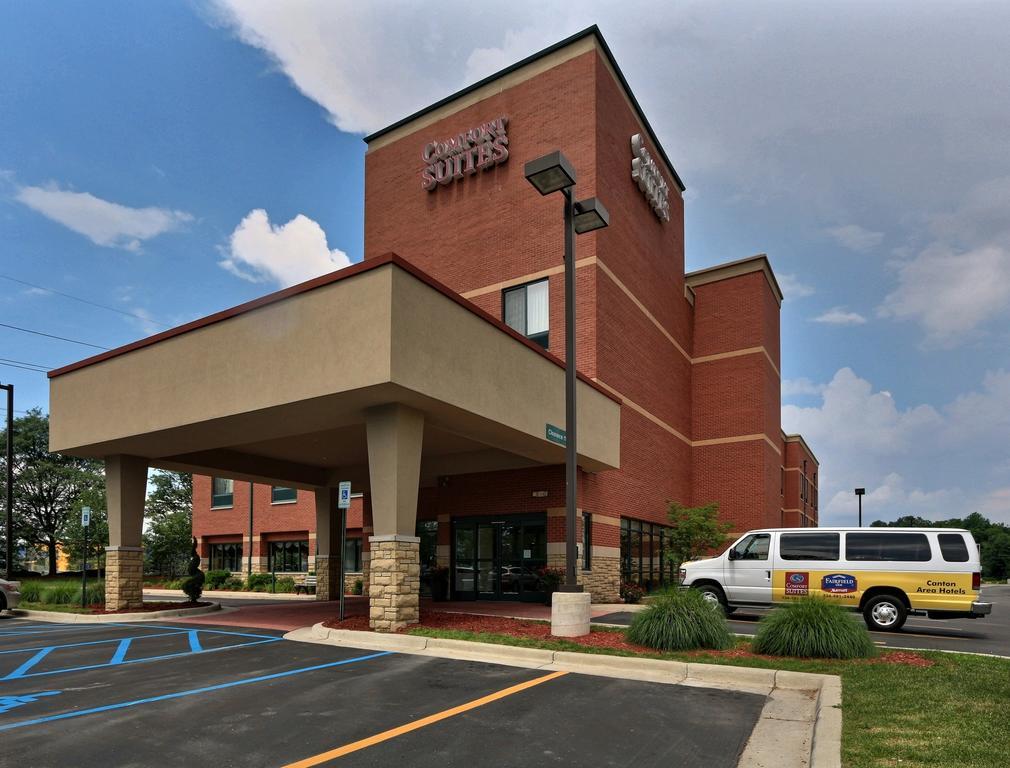 Comfort Suites Canton - Detroit Buitenkant foto