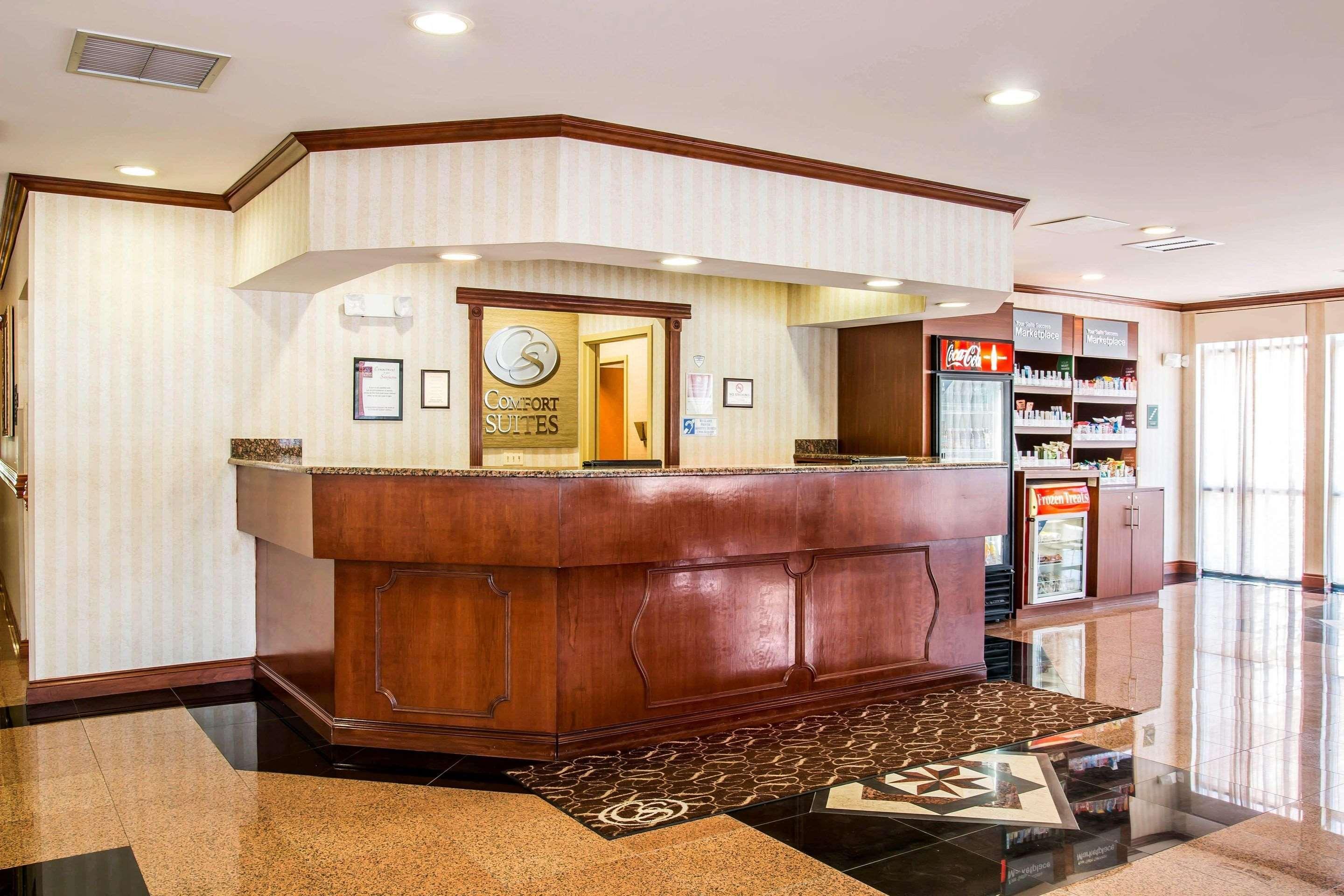 Comfort Suites Canton - Detroit Buitenkant foto