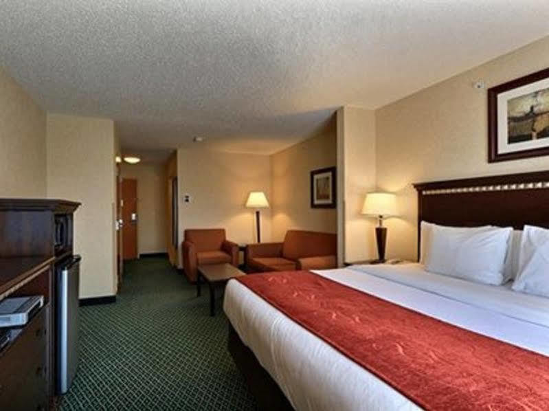 Comfort Suites Canton - Detroit Buitenkant foto