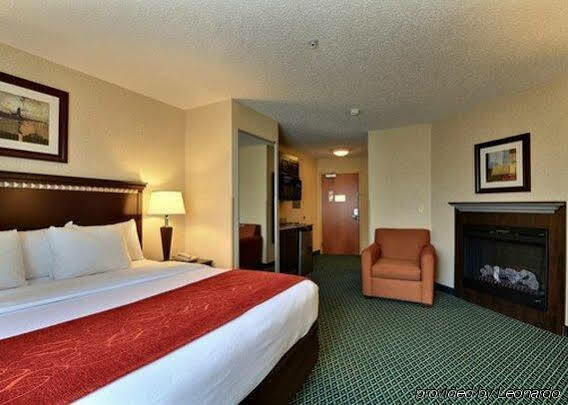 Comfort Suites Canton - Detroit Buitenkant foto