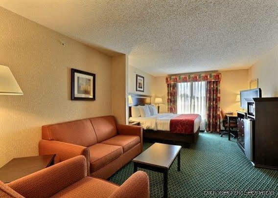 Comfort Suites Canton - Detroit Buitenkant foto